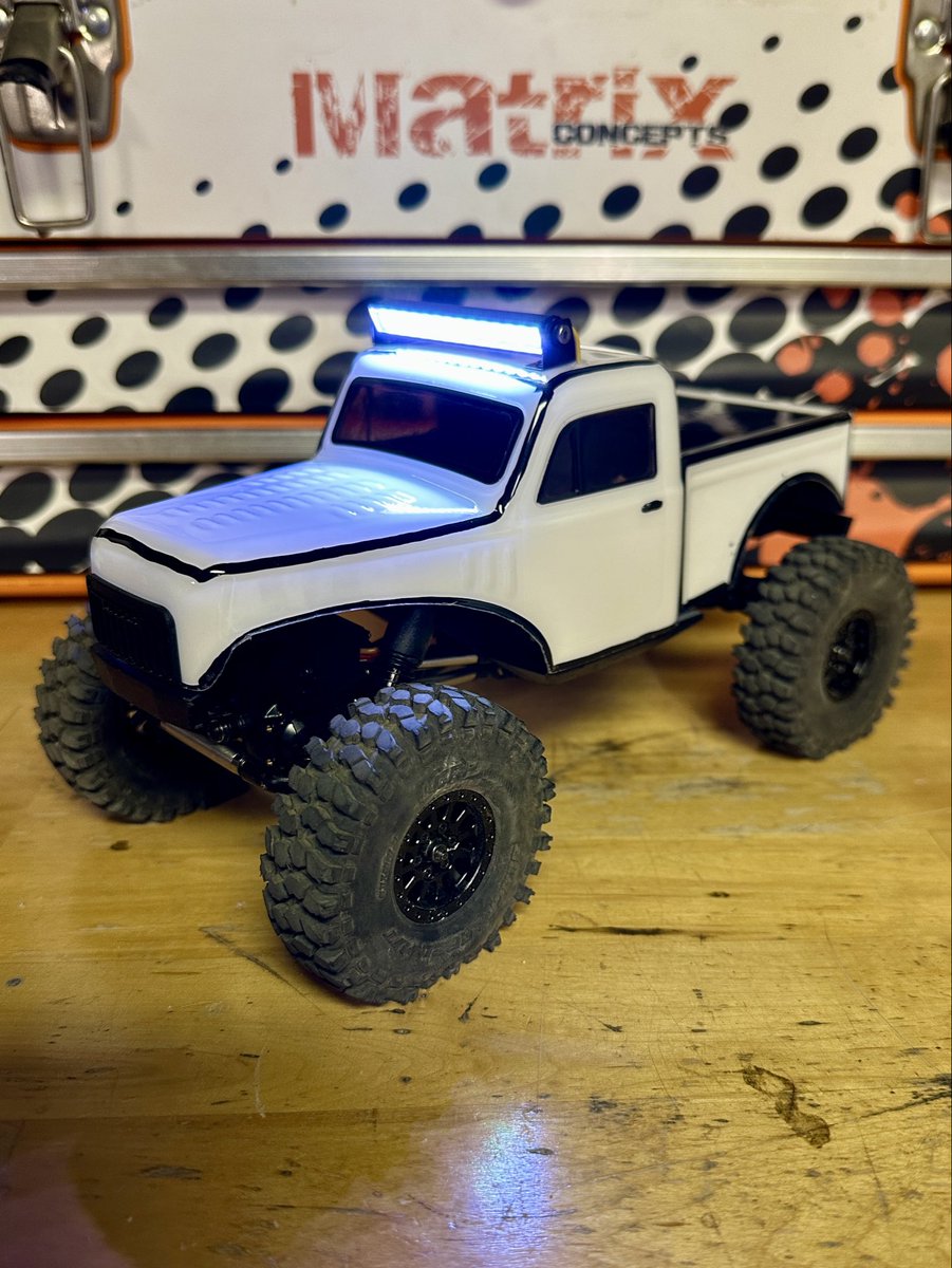 Finished my RC mini crawler and painted it to match the race buggy 👌 Heading out with my brother to test both our cars on the local course today