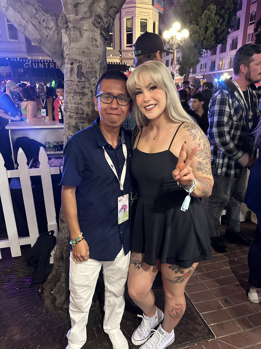 InceptionRealm's tweet image. Got to see this incredible woman this past weekend! 🇨🇦 Jenn, you’re amazing! Glad I had the chance to meet you! You’re the sweetest!🩷