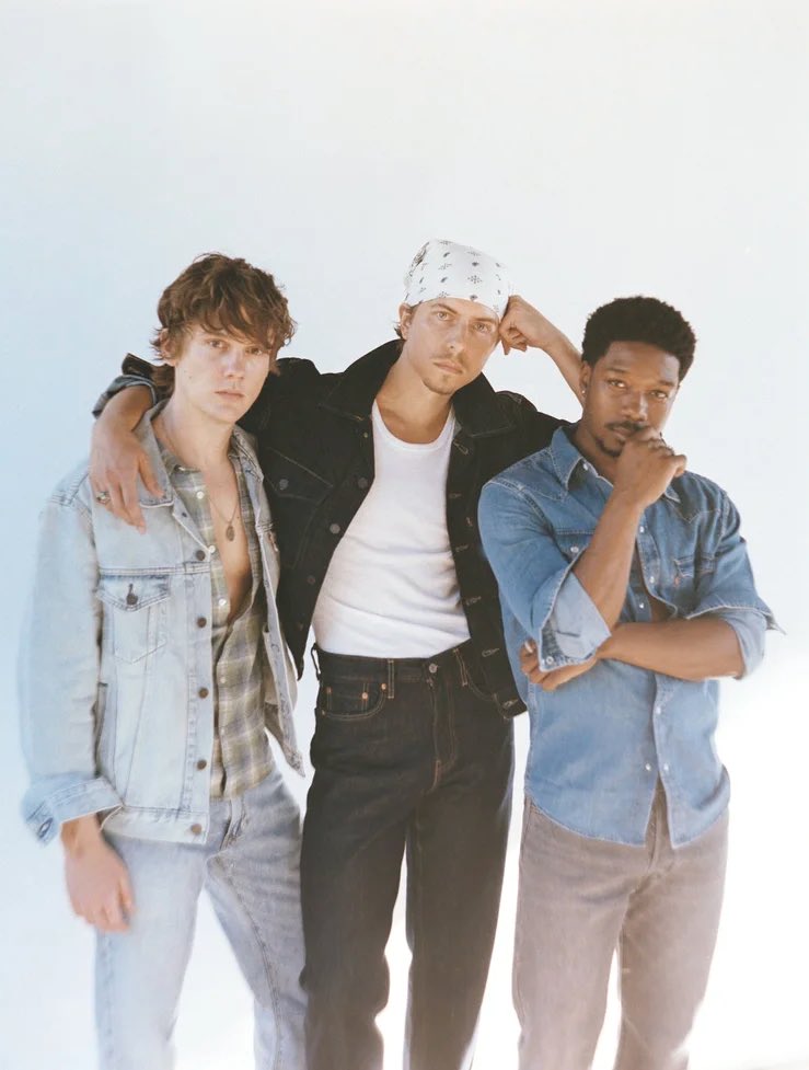 weyler hq ♡ (@weylerhq) on Twitter photo Hunter Doohan gets a little slutty as he shows off his bare chest in new photoshoot with Aaron Holliday and Lamar Johnson for Behind The Blinds Magazine. Hunter Doohan gets a little slutty as he shows off his bare chest in new photoshoot with Aaron Holliday and Lamar Johnson for Behind The Blinds Magazine.
