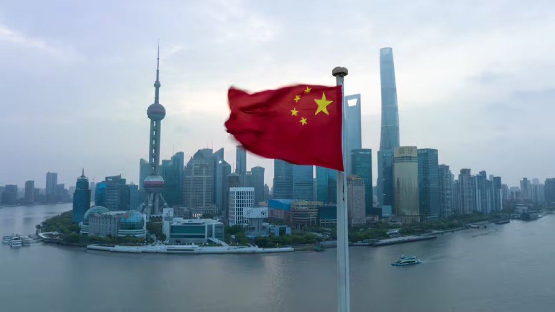 AramideOyekunle's tweet image. China has introduced stricter regulations for social media influencers, requiring anyone who discusses professional topics such as medicine, finance, law, or education to provide proof of their qualifications before posting content.