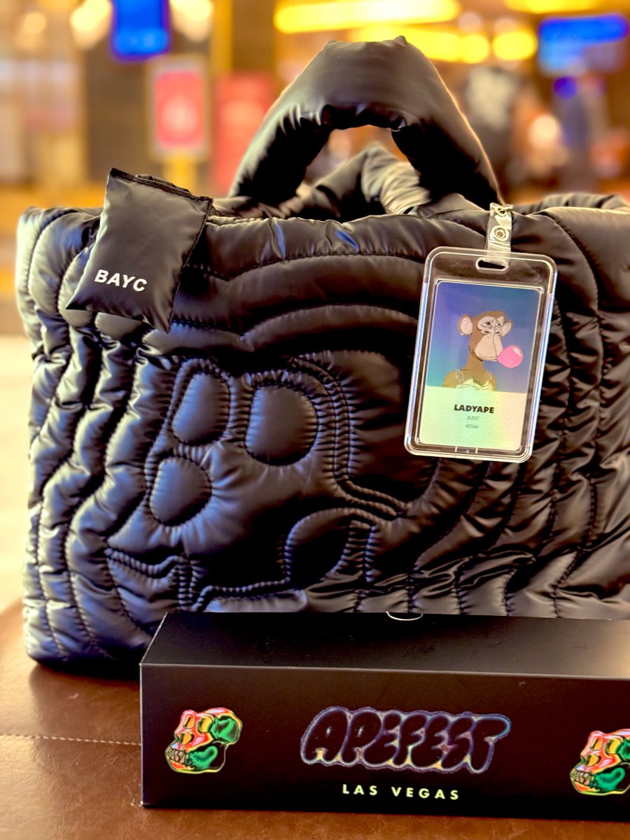 LadyApe🍌🎀 🦍 tweet media