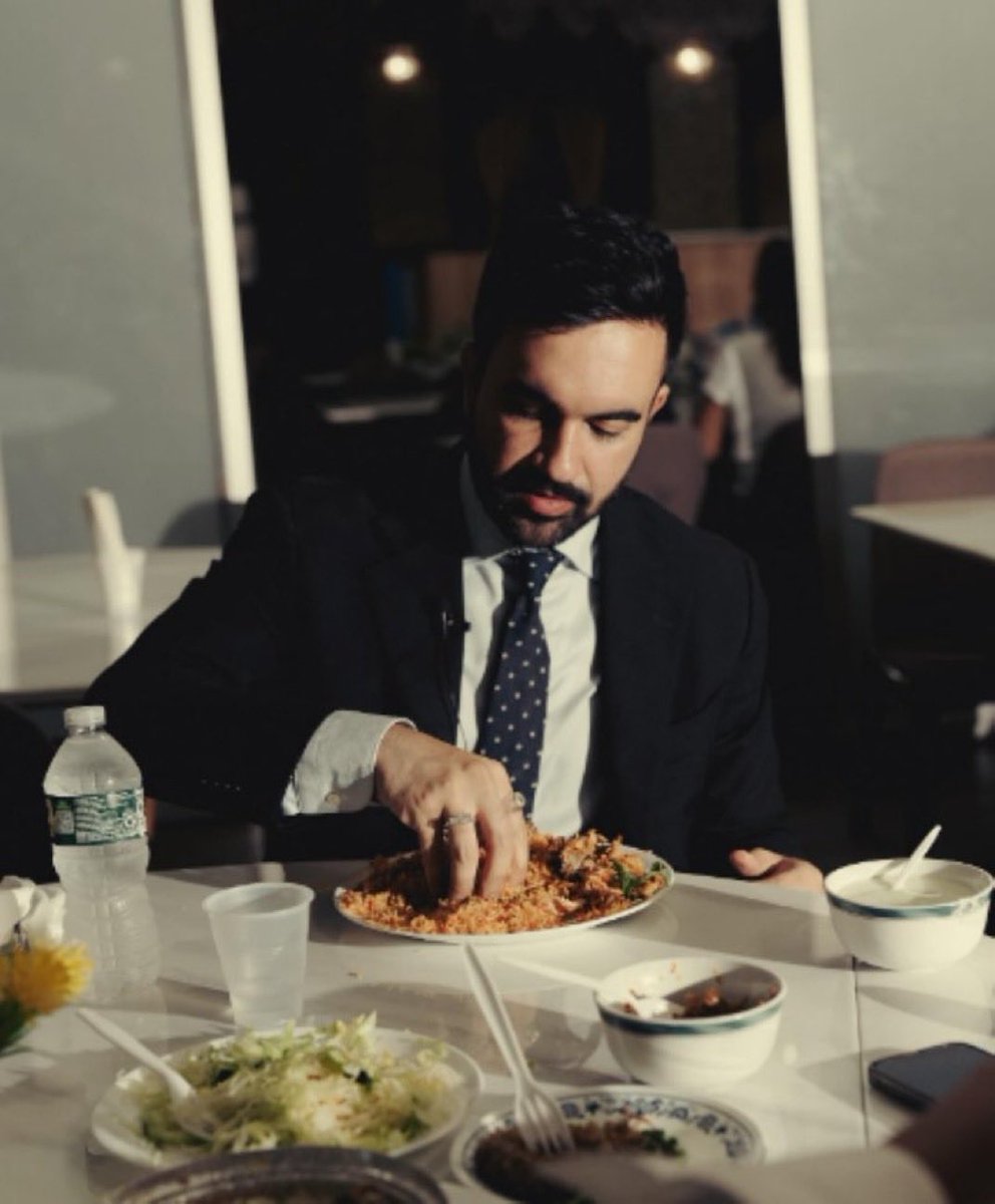 Wild that 1000’s of threads on a NYC mayoral race turned into a hate-Muslims-and-mock-hand-eating forum. Zero policy talk. But sure, tell me more about your food anxiety. I’m going to go get a slice of #pizza 🍕 🤦🏽‍♂️
#NYC #MayoralRace #mamdani #cuomo #sliwa #Election2025