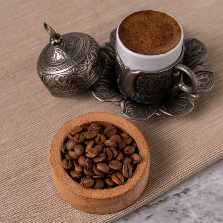 TraderAT12's tweet image. 🔴KAHVE YAĞ YAKTIRIR MI ? Göbek yağlarını eritir mi ?

➖️Evet ,etkisi var ama şartları var....

🟥MEKANİZMA 

🔶️Eğer açlık var, glikoz yoksa....
 Asetil-CoA' lar ketona dönüşür....Beyinde hipotalamus bu ketonu algılar 

🔶️Glikoz yok, keton geliyor diyerek
KITLIK ALGISI…