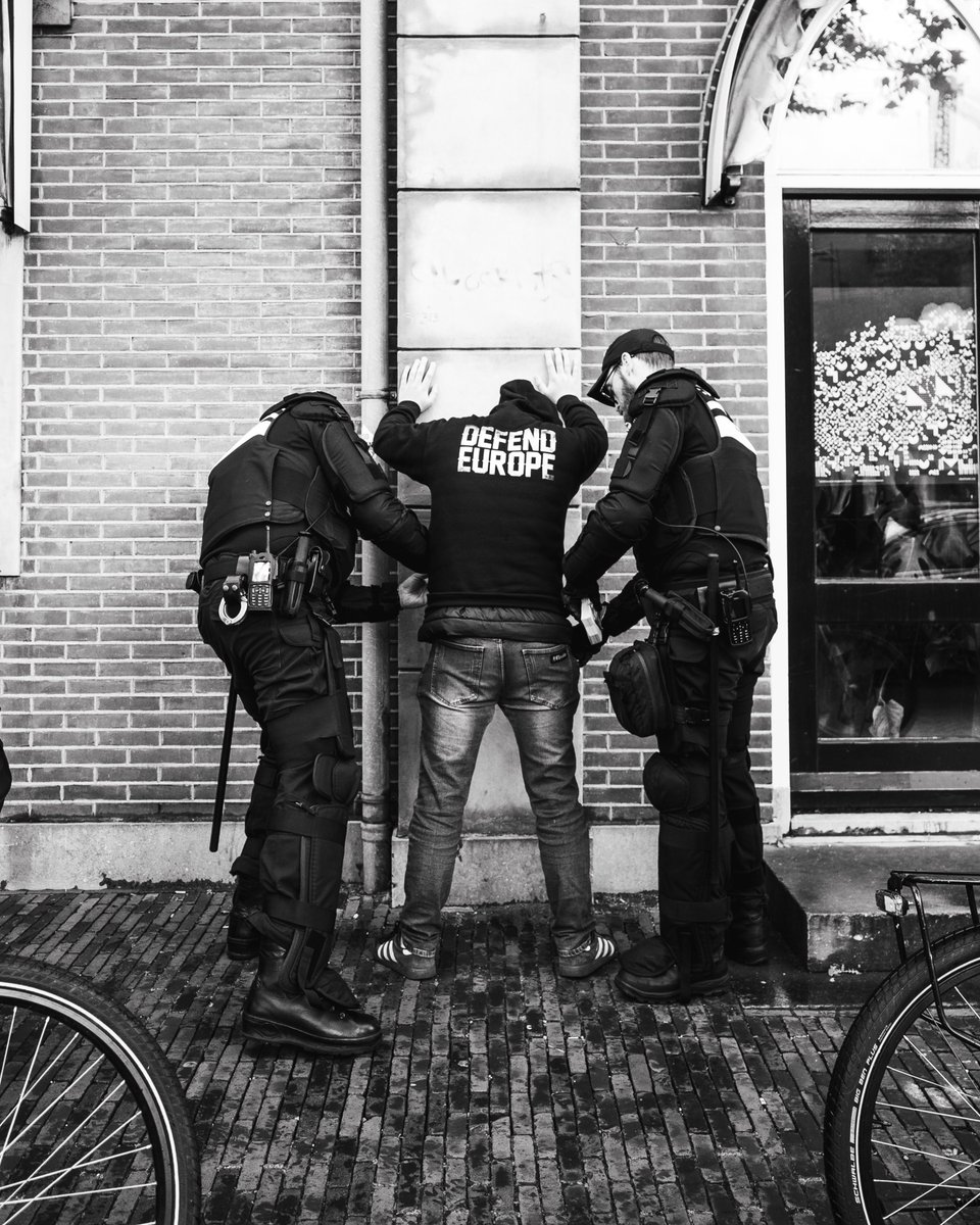 LiveLinecam's tweet image. Utrecht anti-immigratiedemonstratie. #utrecht #demonstratie #DefendNetherlands #politie