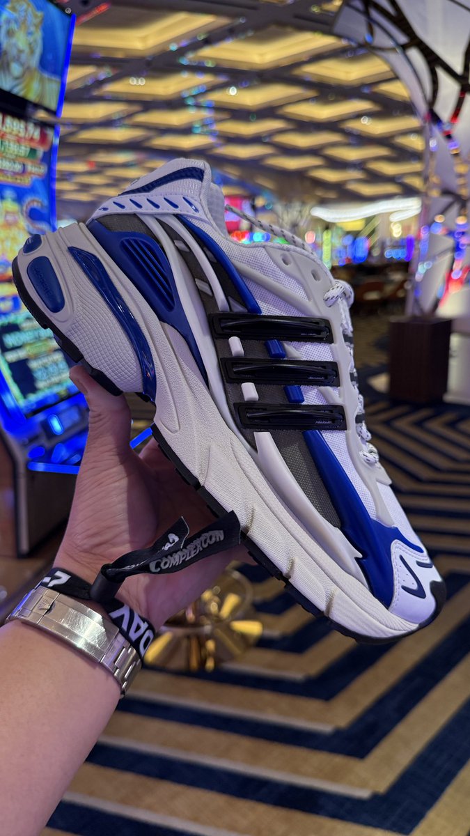 😵😵 will be wearing these to ComplexCon Day 2 🙌🙌