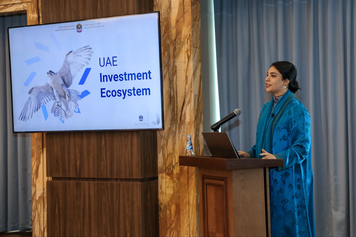 نظمت سفارة دولة الإمارات لدى دولة قطر بالتعاون مع غرفة تجارة وصناعة قطر واتحاد غرف الإمارات "لقاء فرص الاستثمار القطري الإماراتي" الذي عقد في الدوحة وذلك بحضور عدد من المسؤولين الحكوميين وممثلي الشركات ورواد الأعمال والمستثمرين من الجانبين.
ترأس وفد دولة الإمارات سعادة عبدالله