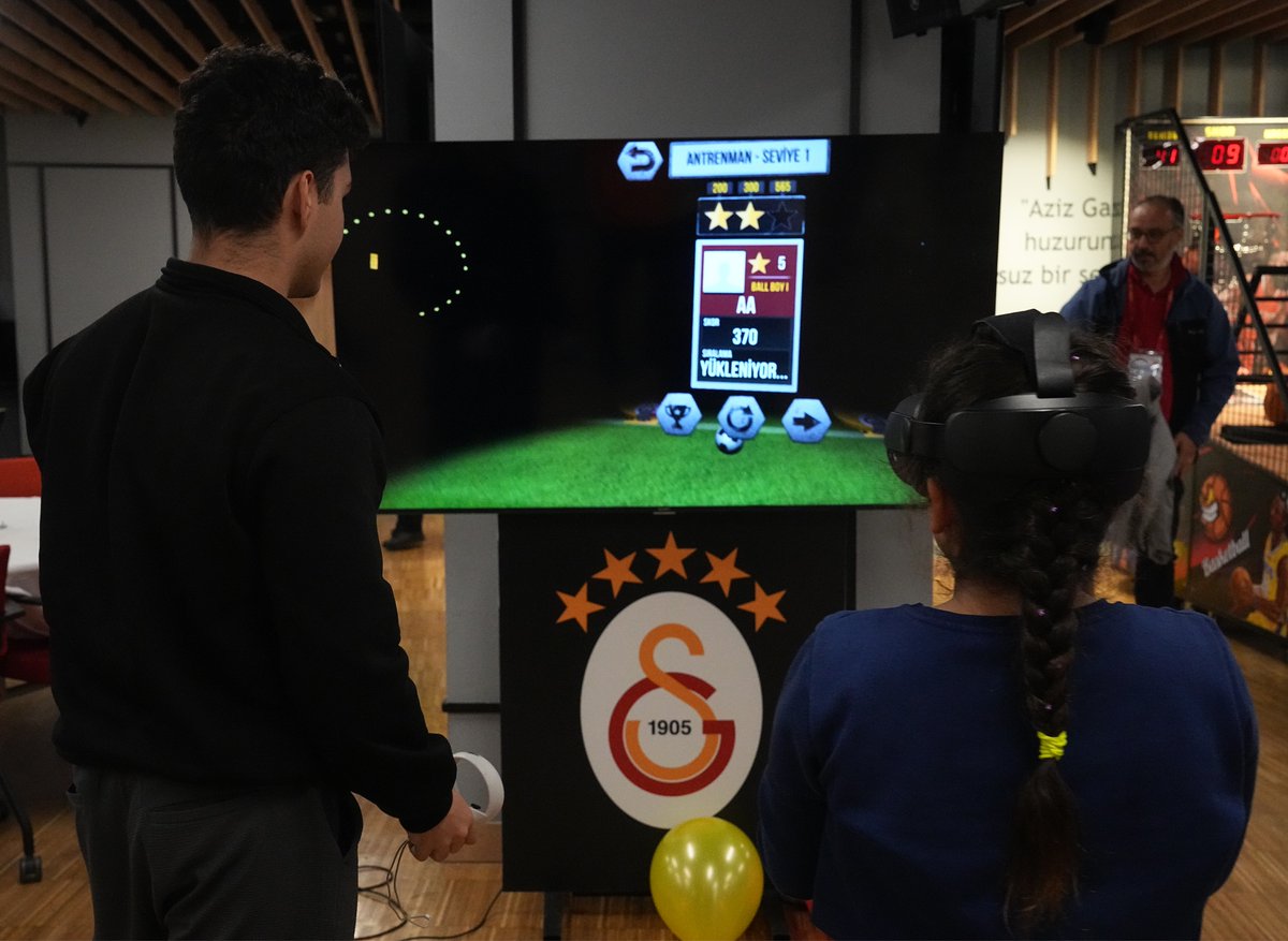 Tüm özel günlerde olduğu gibi Cumhuriyet Bayramımız vesilesi ile kulübümüz, Ali Sami Yen Spor Kompleksi RAMS Park'taki Galatasaray - Göztepe maçı öncesinde, Aile ve Sosyal Hizmetler Bakanlığı’na bağlı çocuk evlerinde kalan 45 çocuğu misafir etti.

Galatasaray Stadyum Müzesi