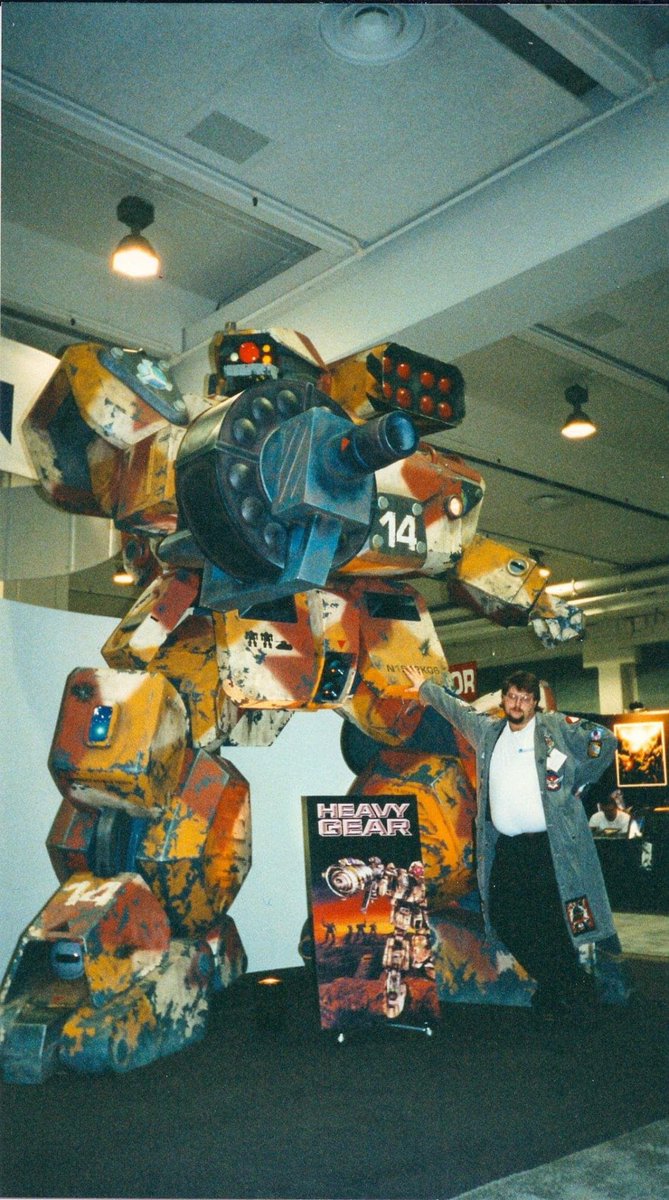 GearHangout's tweet photo. ~ The 1:1-scale Hunter ~ https://t.co/lSHn4gHUMH