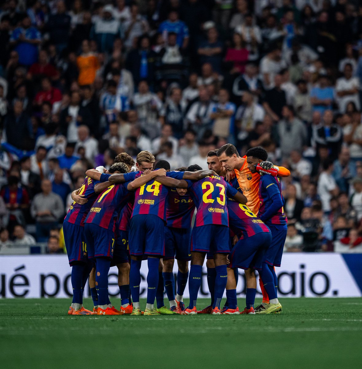 خسارة اليوم لاتعني النهاية 

فوز مدريد اليوم نتيجة الغيابات المؤثرة كـ رافينيا وليفا وغارسيا ، بينما جميع عناصر الريال متواجده تقريباً ، صحيح الفارق 5 نقاط عن المتصدر ولكن لايزال هنالك الكثير من الوقت لتصويب الأمور

هاردلك والقادم افضل بإذن الله ، فيسكاا
البرسا ❤️💙
#ElClásico