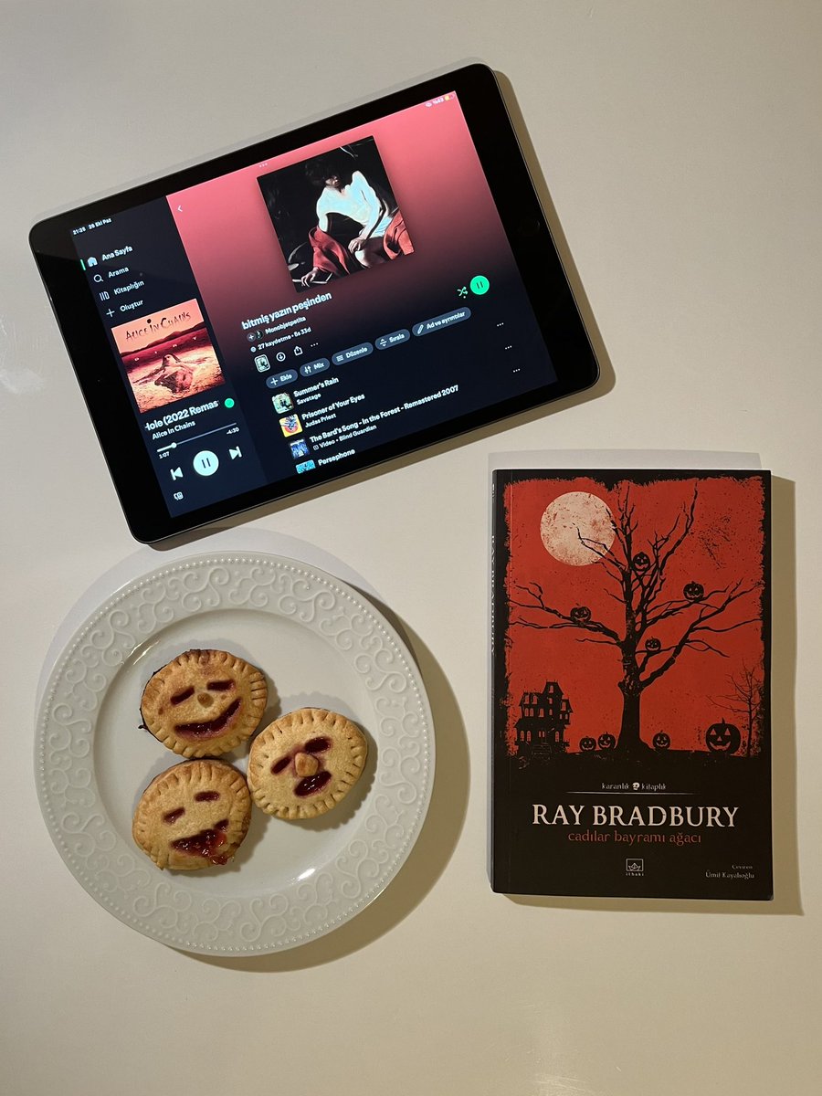 mini turtalarım ve yeni kitabım🎃