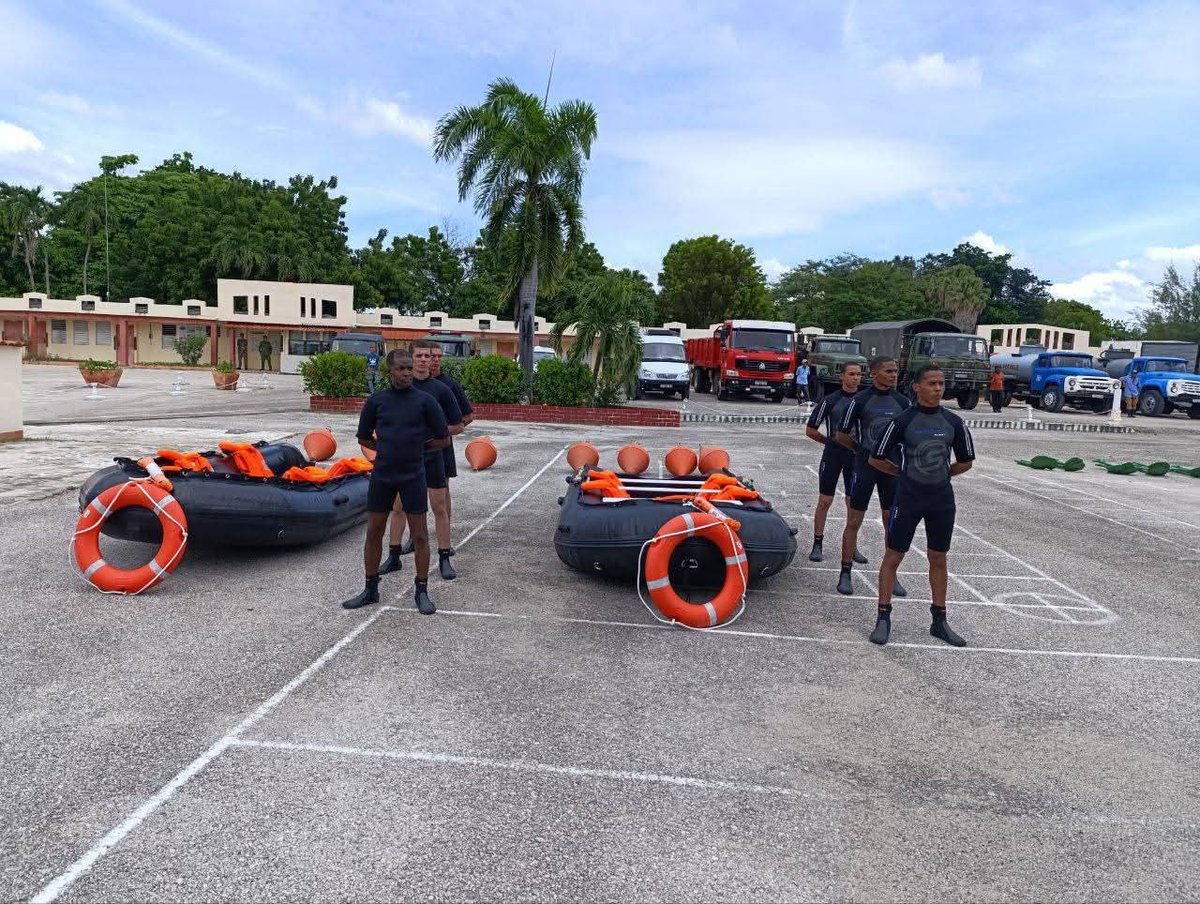 MiGuantanamo's tweet image. #PoderPopular 🇨🇺 Recursos humanos y materiales de las Fuerzas Armadas Revolucionarias en territorio de #Guantánamo  se alistan para actuar ante la cercanía del #HuracánMelissa.
📷 Ejército Oriental