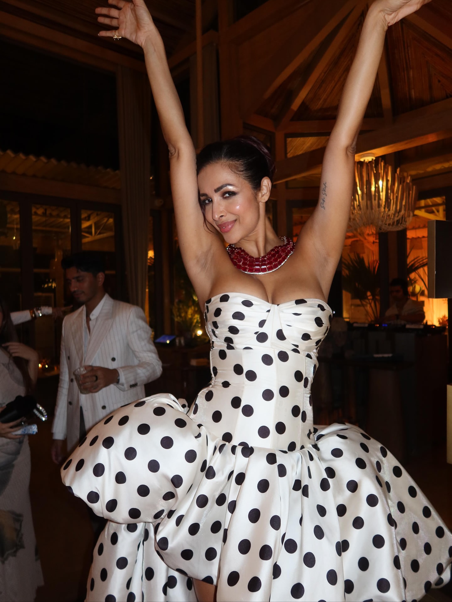 G4NOmZzXIAAoouS?format=jpg&name=large