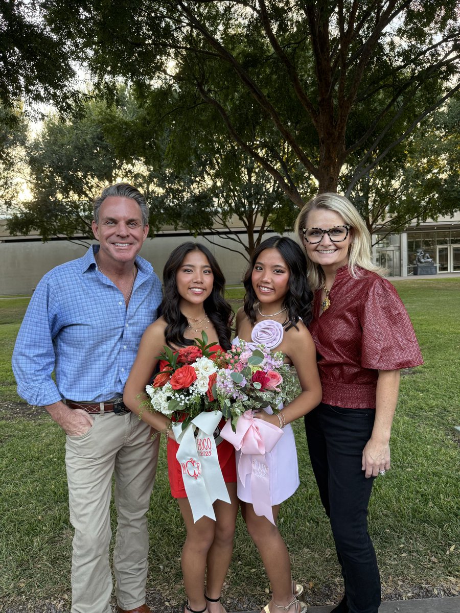 michaeldcrain's tweet image. Still thinking about HOCO @TrinityValley School! Proud dad seeing M&amp;amp;M all dressed up, having fun, &amp;amp; making memories with friends. Grateful for our #TVSTrojans family! 💜💛 #HOCO2025 #GirlDad #FortWorth