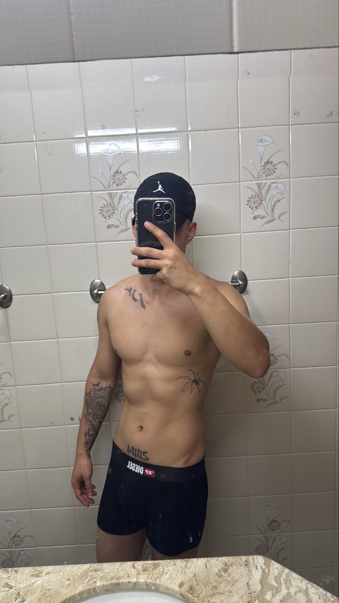 _rms_ms's tweet image. Fico gostoso de cueca preta 🥰😶