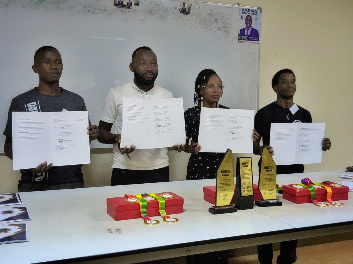 During the Students Design Charrette on Saturday📚🏘️

#Architecture student association presidents from Makerere, Kyambogo, IUEA &amp; Uganda Martyrs Nkozi signed an MoU establishing the Architecture Students Association of Uganda

#DesignCharrette2025 #UgArchSociety #Architecture