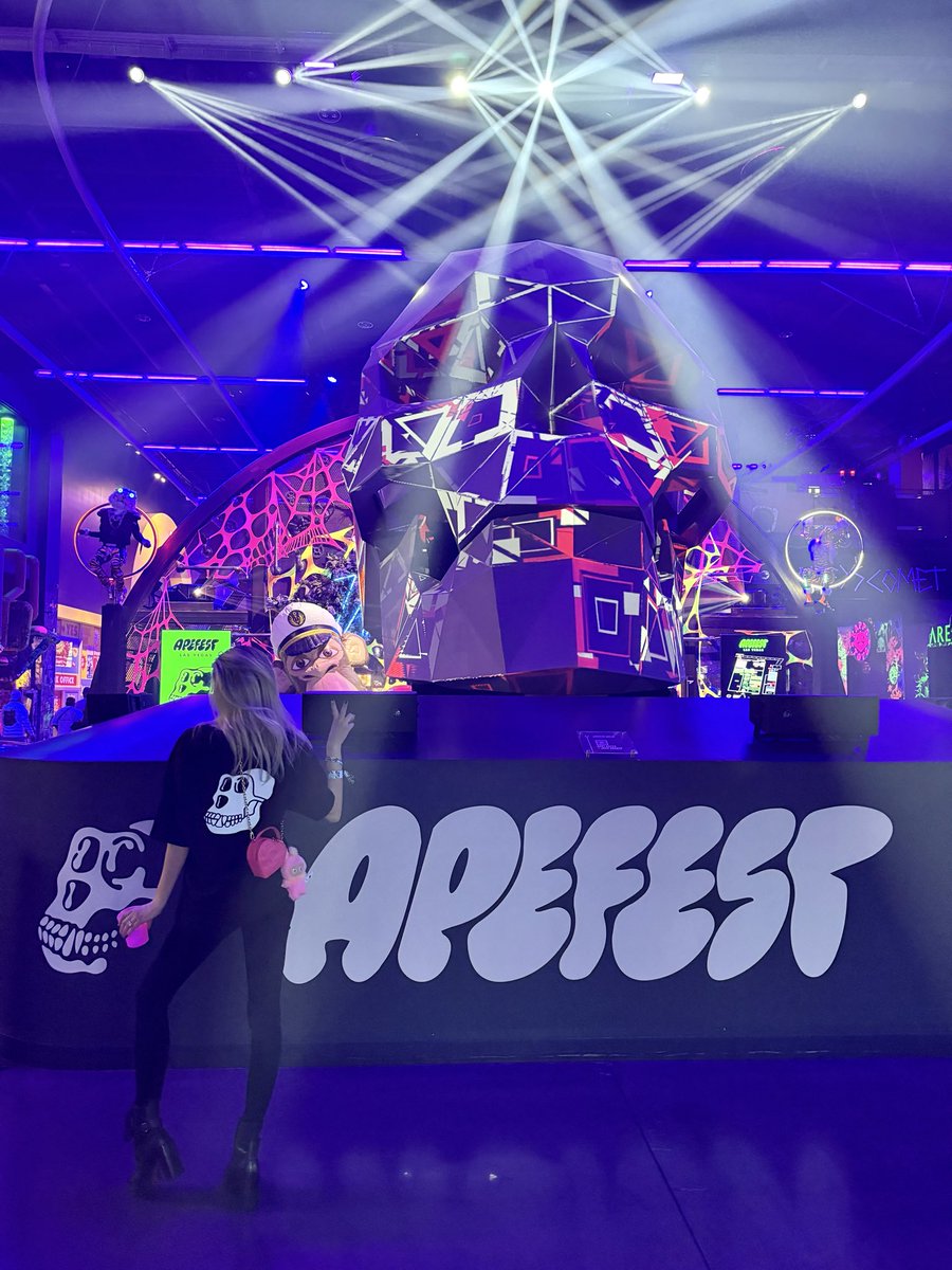 HUGE announcements at #ApeFest this year! More bullish than ever for the future of <a href="/yugalabs/">Yuga Labs</a>, if that’s even possible 💅🏻

Can’t wait to party with all my apes at the Miami Clubhouse next year 😘🌴💕