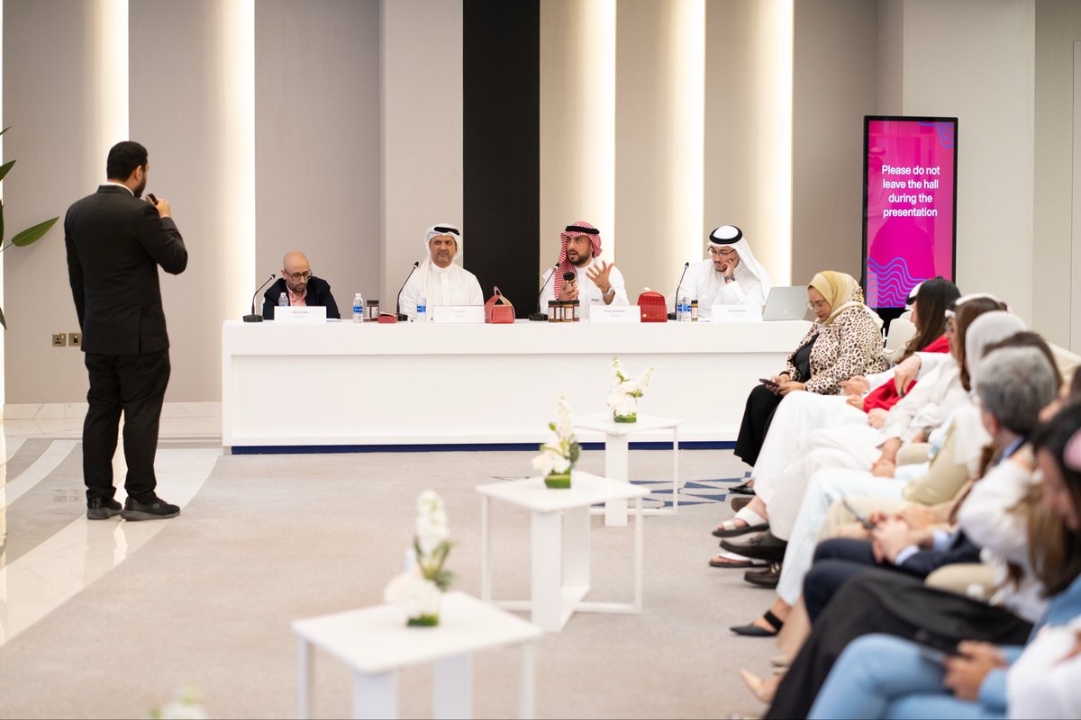 parachute16me's tweet photo. @TamkeenBahrain & @startupbahrain hosted the 20th edition of “StartUp Bahrain Pitch”, bringing together inspiring founders, investors, and ecosystem enablers , celebrating Bahrain’s thriving startup scene 🇧🇭

@GhassanHalawa was part of the judging panel alongside an incredible group of ecosystem leaders , Abe Seksek, Safa Sharif, and Laith Alkhalili , supporting Bahraini startups as they continue to grow and scale across MENA and beyond.

At @parachute16me , we remain committed to connecting, empowering, and accelerating startups and scaleups through meaningful partnerships and collaborative programs across the region. 

Special thanks to the amazing Tamkeen team - Maryam Rahimi, Mariam AlThawadi, and Noor Hilal - for their outstanding effort. 💜