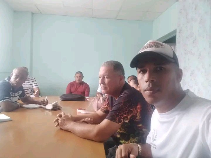 GranmaDps's tweet photo. Continuamos el recorrido por los municipios costeros esta vez desde el municipio Media Luna evaluamos las medidas ante el Huracán Melisa haciendo énfasis en la cobertura médica en los centros de evacuación
#DPSGranma 
#CubaPorLaVida
#Melissa
#ProvinciaGranma
#PreparadosYAlertas https://t.co/5IlMltE1SW