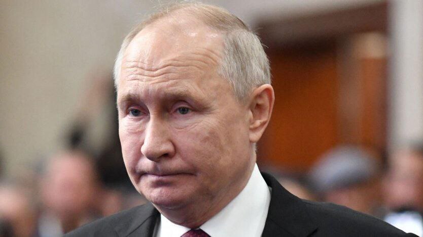 visionergeo's tweet image. ‼️‼️📰🇬🇧🇷🇺 According to the British Telegraph, Putin is panic-stricken by the fear of a coup due to the growing weakening of his regime.

The British newspaper writes that a sense of vulnerability is growing in the Kremlin, which has turned into a fear of an internal coup for…