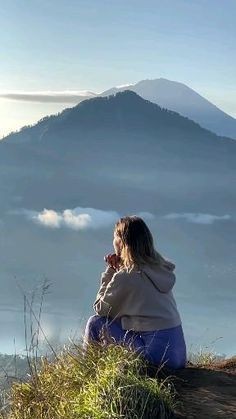 ✨‿︵‿︵

"Pośpiech zabija obecność.
Zmartwienie zabija spokój.
Wątpliwość zabija wiarę.
Ego zabija miłość..."

A teraz przeczytaj to od prawej do lewej 

youtu.be/fFGQ-UCbF5I?si…