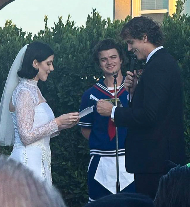 CultureCrave's tweet image. Joe Keery officiated his friends' wedding in Steve Harrington’s Scoops Ahoy costume from 'Stranger Things' 💍