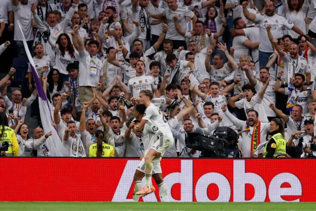 هاوسن IG : الكلاسيكو هنا!

مر وقت طويل للعب في البرنابيو، حفل لا يُنسى. 

شكراً لكم يا مادريديستاس على هذه الأجواء! 

هلا مدريد. 🤍