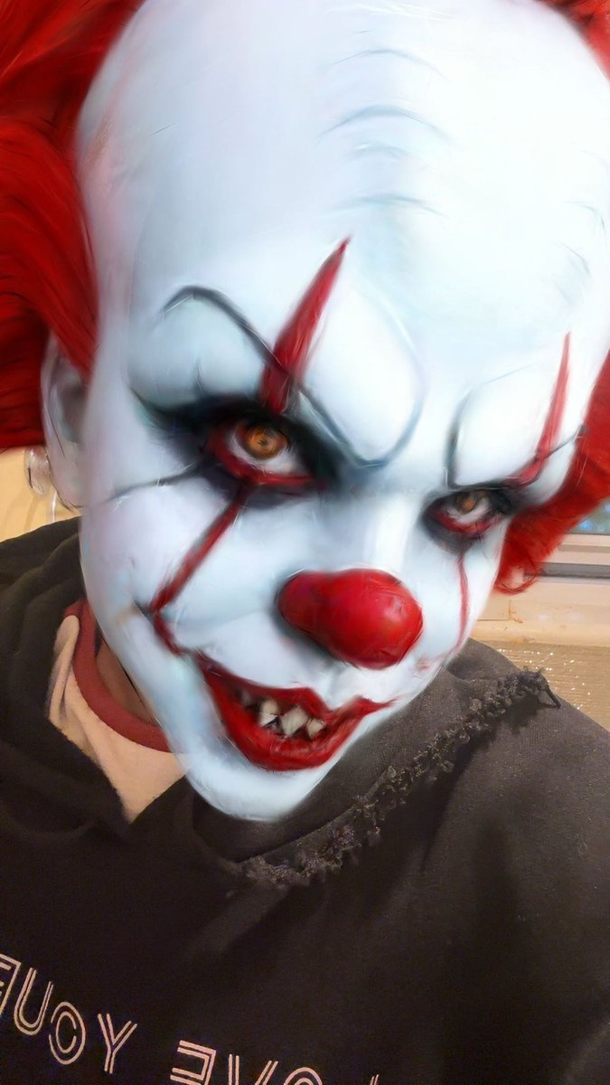 Buitrequeseele's tweet image. The perfect filter doesn’t exis….. oh yes it does…hahaha!! Wanna float? #pennywise #it