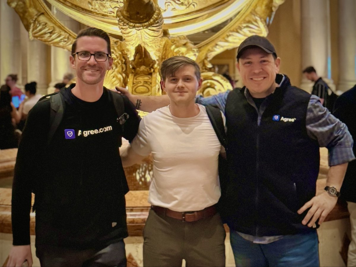 marty.com (@martymadrid) on Twitter photo 30-seconds after walking into the Venetian lobby, we run into <a href="/andrew__rea/">Andrew Rea</a> of <a href="/taxwire_inc/">Taxwire</a> — one of our favorite <a href="/AgreeHQ/">Agree.com</a> customers and <a href="/adventure_fund/">Adventure.Fund</a> portfolio companies! 30-seconds after walking into the Venetian lobby, we run into <a href="/andrew__rea/">Andrew Rea</a> of <a href="/taxwire_inc/">Taxwire</a> — one of our favorite <a href="/AgreeHQ/">Agree.com</a> customers and <a href="/adventure_fund/">Adventure.Fund</a> portfolio companies!