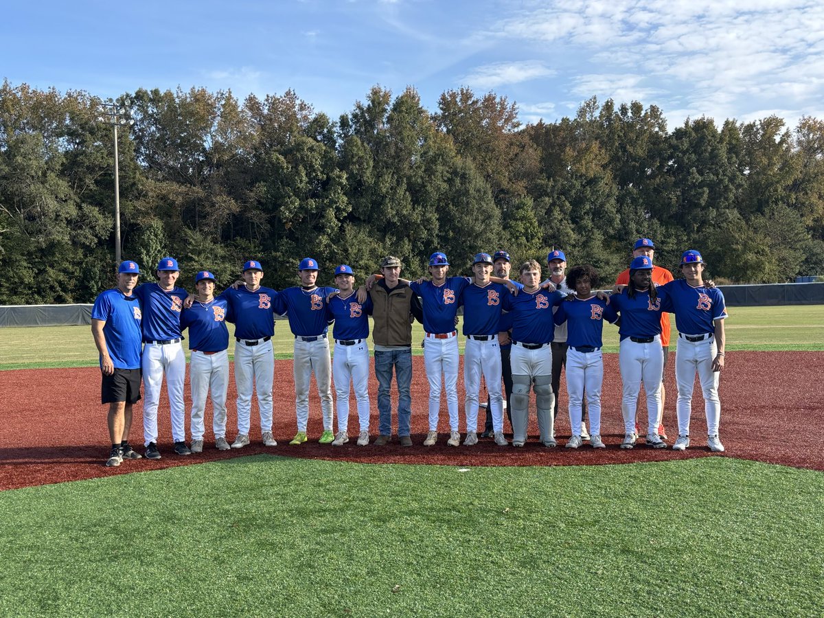 Mike_Young2026's tweet image. We finished up our final HS fall season yesterday. We played 11 games against HS Academies, JUCOs and NAIA teams. We finished with a 7-4 record. 

THANK YOU to the best teammates and Coaches around!!! Grateful

11 games
Offensive numbers
308 BA. 
438 OBP.
8 H
2 2B.
4 RBIs
5 R
5BB