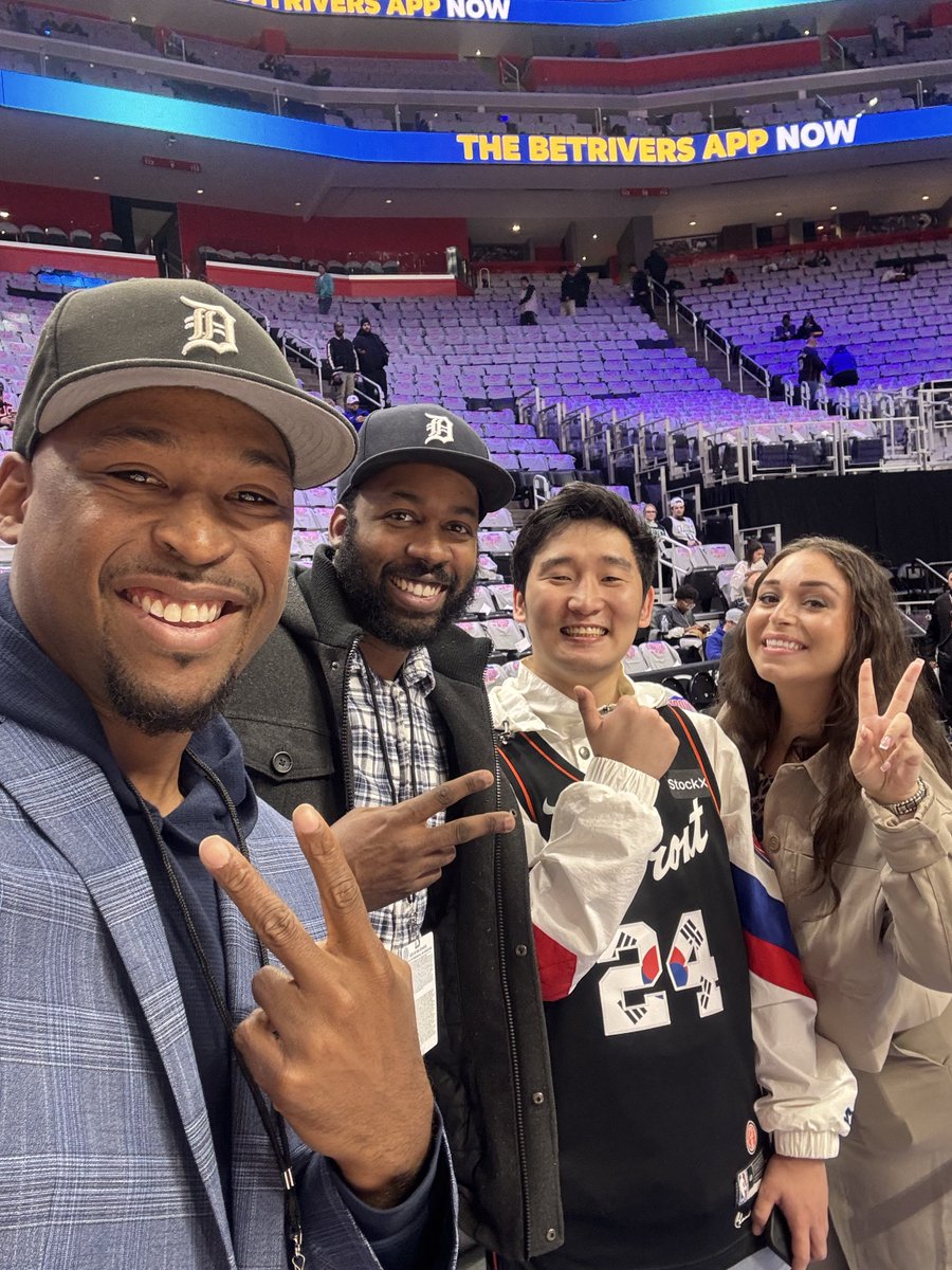 Brandon Dent | @WoodwardSports #DetroitKoolAid (@detroitkoolaid) on Twitter photo What up doe people! 
Shout out <a href="/KoreaPistonsFan/">Tom Hur</a> here for the Detroit Pistons home opener! What up doe people! 
Shout out <a href="/KoreaPistonsFan/">Tom Hur</a> here for the Detroit Pistons home opener!