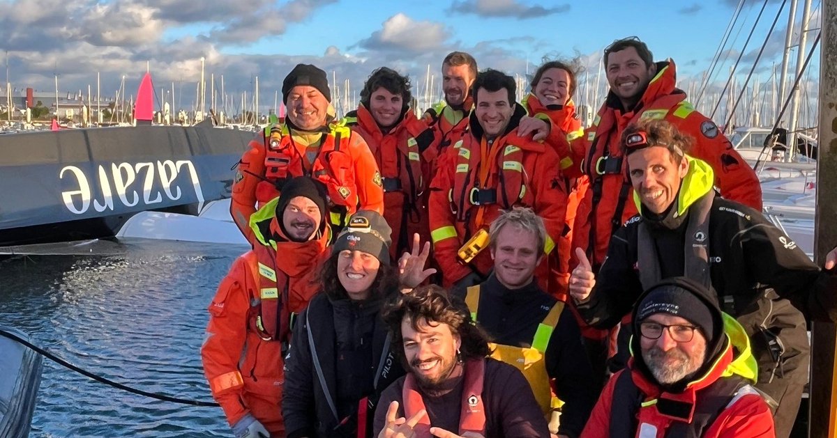 🆘 3 chavirages en Ocean Fifty <a href="/TransatCafeLOR/">TRANSAT CAFÉ L’OR</a> la nuit dernière dont 2 pris en charge par les #SauveteursenMer 🆘 Le 1er vers 22h30 dans le Raz Blanchard pour Lazare x Hellio 🌊 Les 2 marins ont été hélitreuillés &amp; leur bateau a été pris en charge par la #SNSM Goury La Hague 🚨