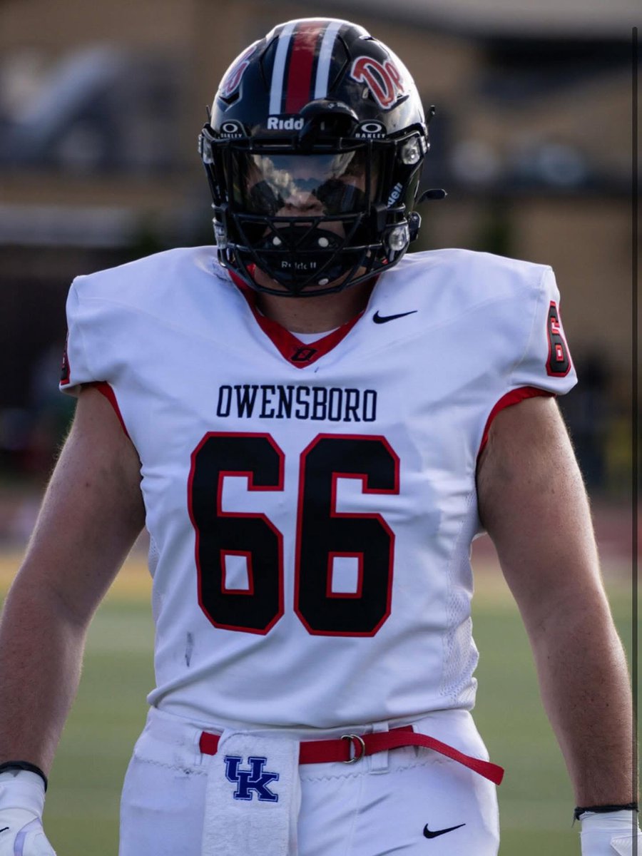 SrHighFootball's tweet photo. This week’s Senior Spotlight is JW Muster VI!

One life lesson you have learned from football?
-Hard work and dedication helps you achieve your goals.

Knowing what you know now what advice would you give your freshmen self about school and/or sports?
-What I would tell my freshman self
I would tell my freshman self to stay in the weight room and put in as much work as possible to football. 

Which teacher,coach, or faculty member has had the biggest impact on you? And why?
-The entire coaching staff at OHS has been the most supportive group I’ve ever had the privilege to play for.

What’s one food that you could eat everyday?
-I could eat boneless wings every day.

What does being a Red Devil mean to you?
-Winning. 

#𝘾𝙝𝙖𝙢𝙥𝙞𝙤𝙣𝙨𝘽𝙪𝙞𝙡𝙩𝙃𝙚𝙧𝙚