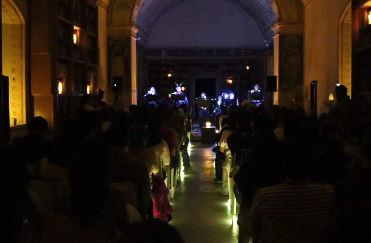Gracias por acompañarnos en la segunda noche de Relatos desde la penumbra 🌙📖

Entre ecos y sombras, las historias volvieron a cobrar vida en la Biblioteca Burgoa.

#RelatosDesdeLaPenumbra #BibliotecaBurgoa #Oaxaca #LeyendasDeOaxaca