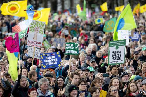 wereldnieuwsonl's tweet image. Tienduizenden mensen lopen in Den Haag mars voor het klimaat

transport-online.nl/103986/tiendui… #DenHaag #klimaatmars