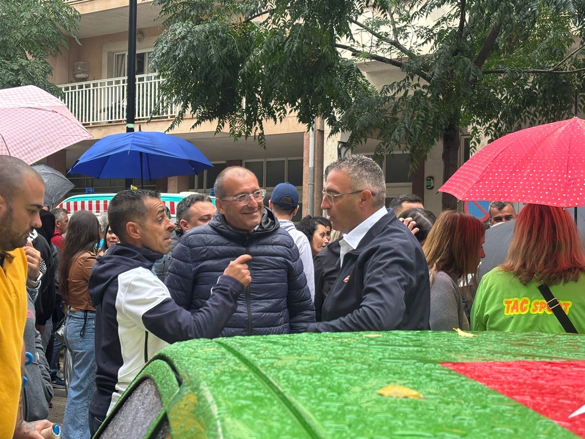 PopularsInca's tweet photo. 💧 Tot i la pluja, avui hem sortit a la Fira del Motor i de l’Esport!
Hem assistit a l’homenatge a la Gent Gran i visitat les diferents entitats i associacions que hi han participat.
Gràcies a tots per mantenir viva la Fira, malgrat el temps! 💪
#Inca #FiresdInca #IncaPP https://t.co/OEfUx7K8Q5