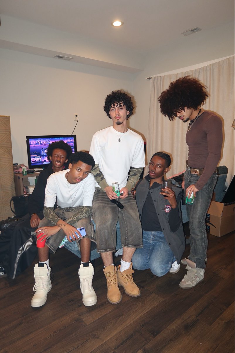 prynst0n's tweet image. hoco won