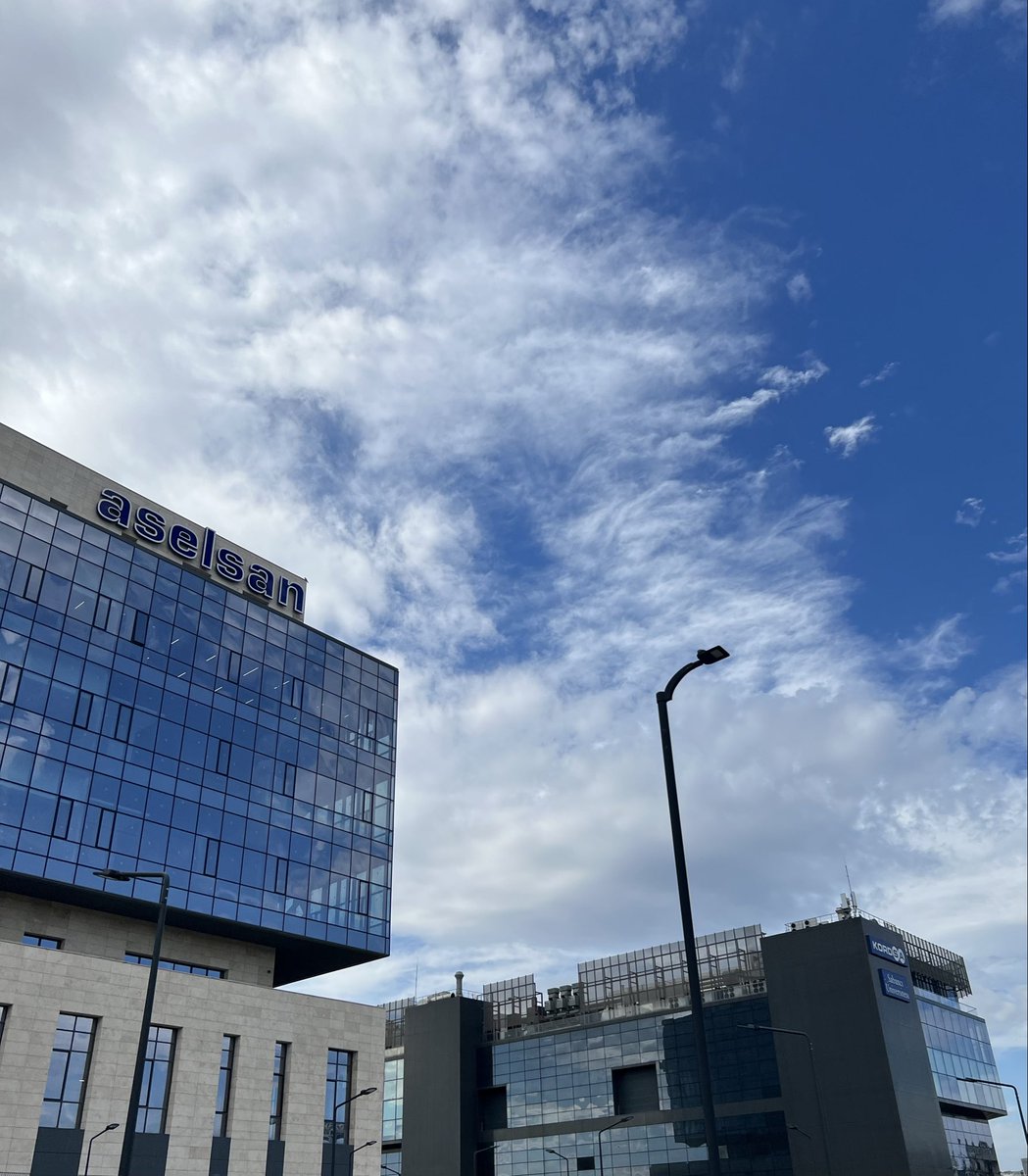 Geçenlerde gezme fırsatı bulabildim Turkish Silicon Valleyi. Sadece firma sahibi insanların bulunmadığı eğer parlak bir fikri olan lakin maddi imkansızlıklar nedeni ile bir türlü start-up başlatamayan gençlere ön ayak olmaktadırlar. Tabii ki kısıtlı bir kontenjan ve öncelik