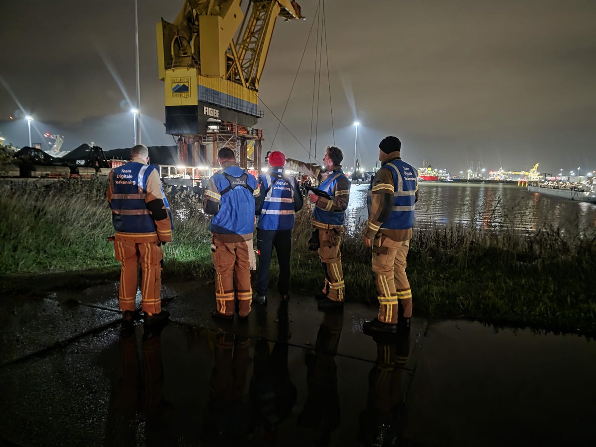 Hulpdiensten uitgerukt naar Afrikahaven en Noordzeekanaalweg