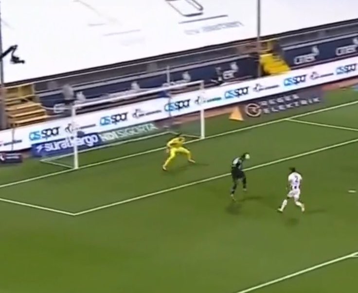 Ne bitmeyen umutmuş oturup her hafta bunların gerçekten bişey yapacaklarına inanıyoruz 🚬