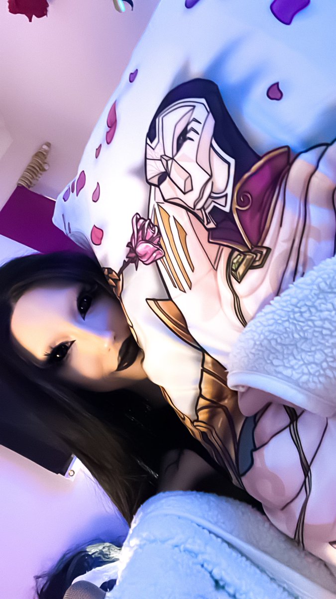 KhadaJade's tweet image. i love selfshipping because like . wtf r u gonna do about it . idc if u call it cringe this is me and my husband lalalalala