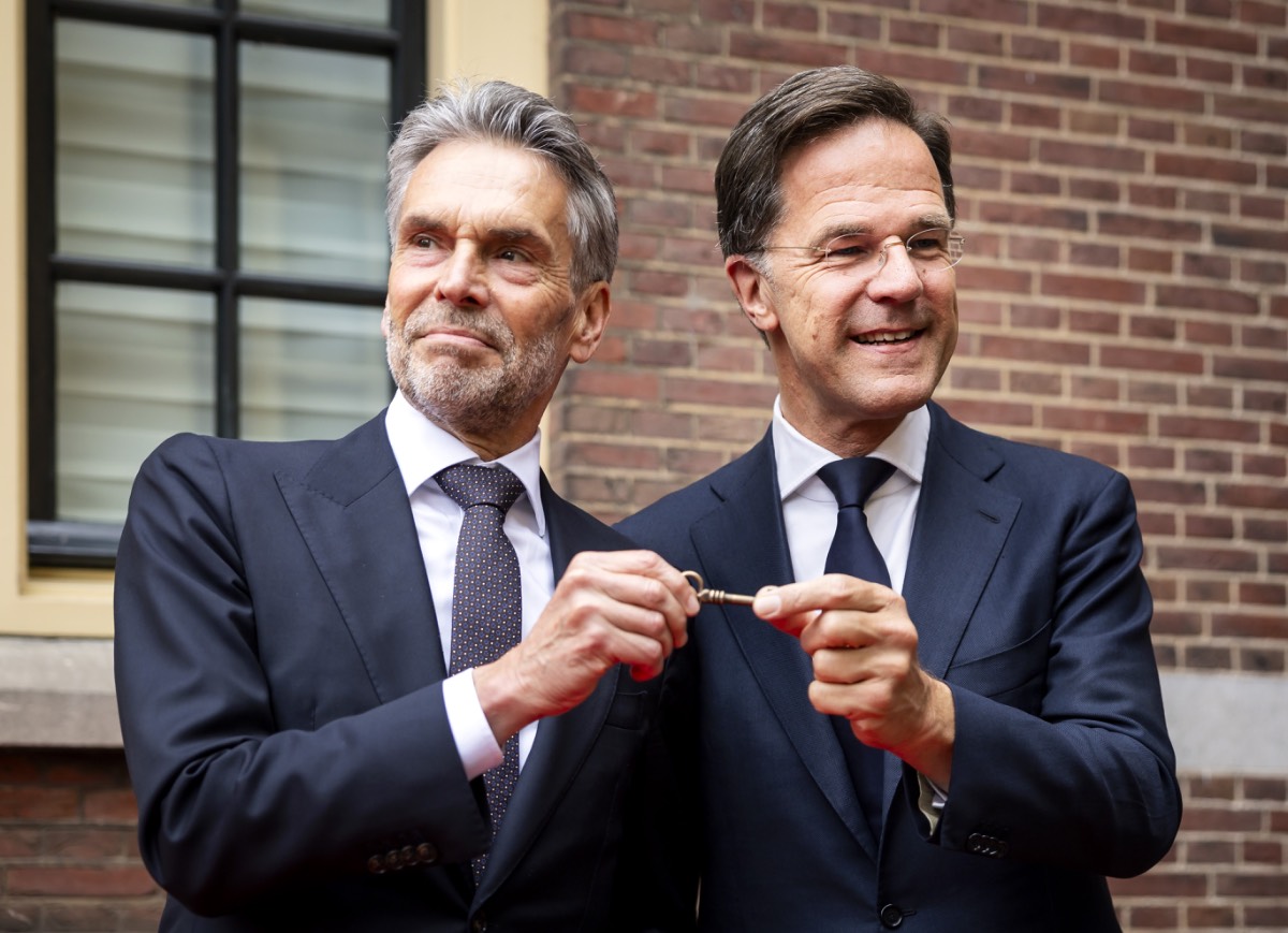 DOE MEE AAN COLLECTIEVE RECHTSZAAK TEGEN DE STAAT DER NEDERLANDEN: ONGELDIG VERKLAREN VAN DE GEHEIME NAVO-VERPLICHTINGEN DOOR M. RUTTE

Nu de verkiezingen 29 oktober a.s. plaatsvinden, kunnen we een verschil maken, en de aankomende nieuwe regering, ongeacht de uitslag,