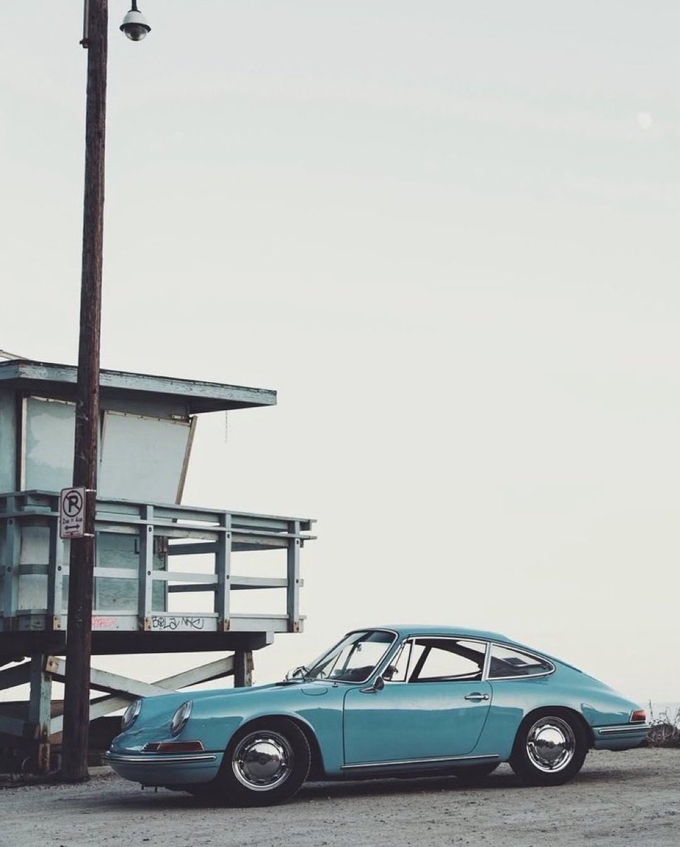 TheSlowTick's tweet image. The Sunday Porsche photo. 
#classic #photography #Porsche #porsche911 #porscheclassic #vintage