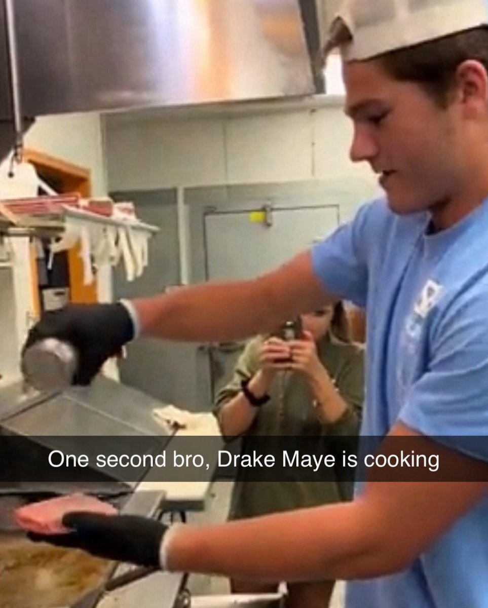 Drake Maye Lover tweet media