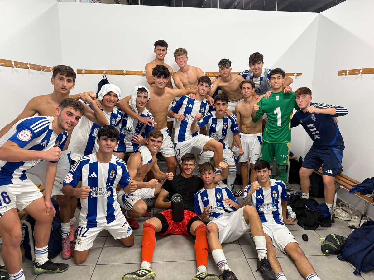 futbolbaserecre's tweet photo. El Juvenil B vuelve a la senda de la victoria con un solvente 2-0 frente al San Roque de Lepe 👏🏻

⚽️⚽️ Matito

¡Enhorabuena! ¡Este es el camino! 💙

#JuvenilB #DecanoDelFutbolEspañol https://t.co/kA6Fne9OEj