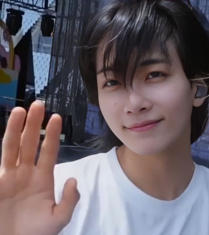 pretty ♡

#SEVENTEEN #2025MAMAVOTE