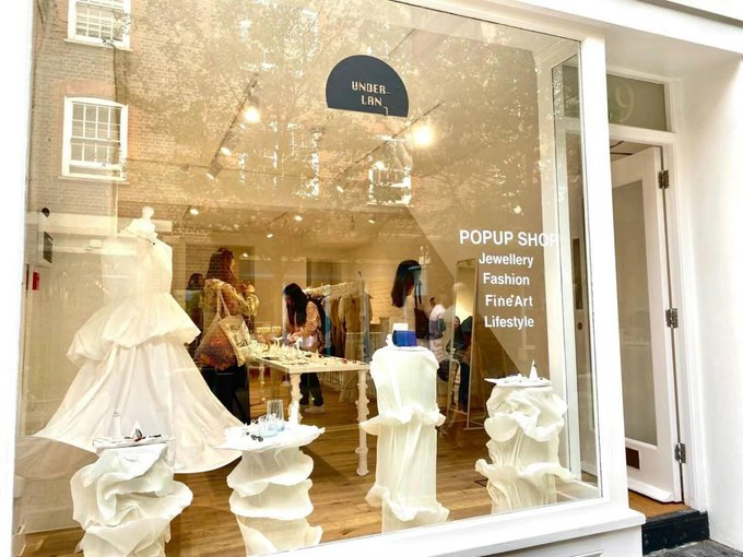 hammo2014's tweet image. Had the best time shopping for clothes at the mall today! Excited to show off my new looks. Retail therapy is always a mood booster 🛍