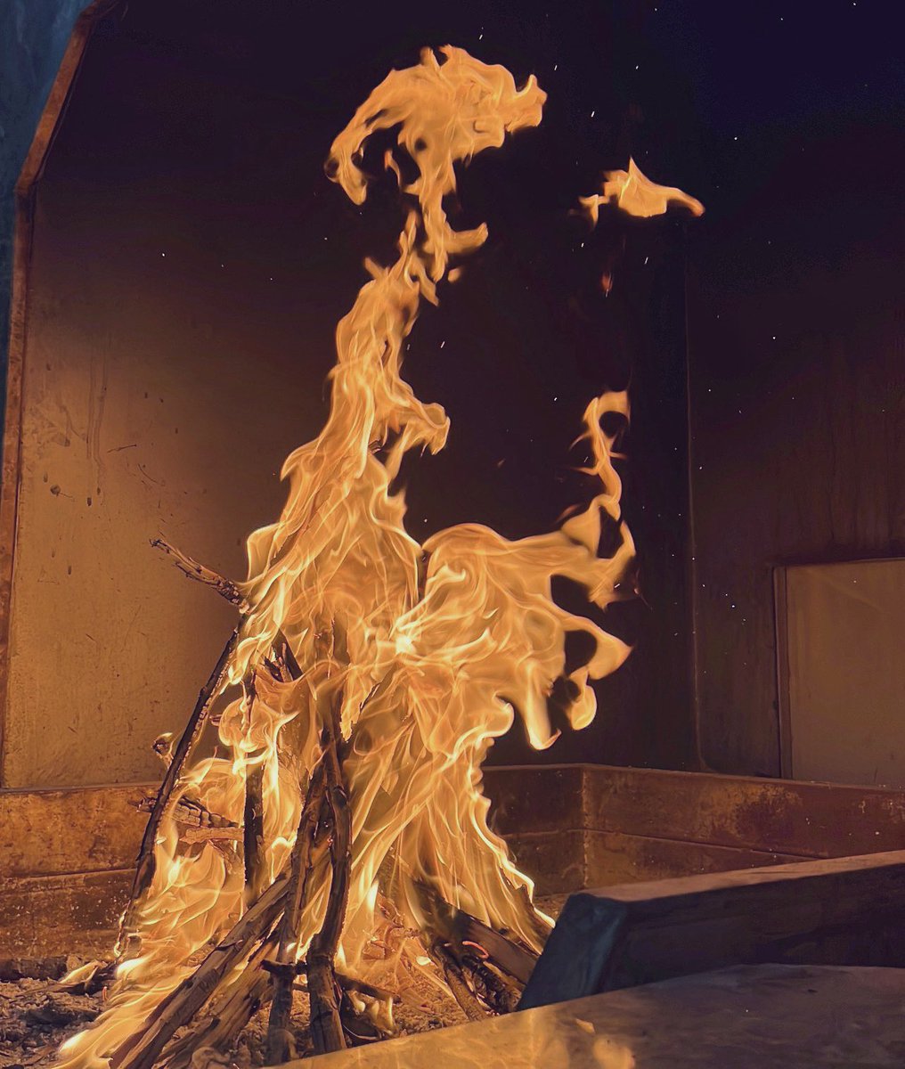 كن في قلبي سنا ضو ربع نازلين 
اشعلوها بالخلا .. والهبوب تلوفها