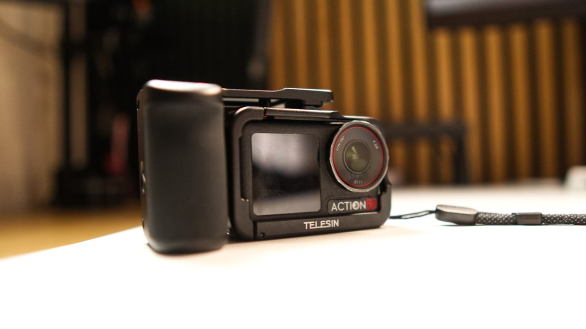 RandomConveyor's tweet image. What if your action camera wasn’t just for video?

The DJI Osmo Action 5 Pro + @TELESIN_Global StreetGrip Kit made me rethink what’s possible for on-the-go photography.

New video on the channel. Full review now live

#ActionCamera #Photography #CreatorTools