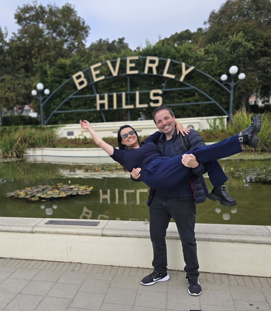 Quando eu não tinha grana nem pra ir pra Praia eu prometi que ela conheceria o mundo... Alguém escutou minhas preces e eu estou aqui para cumprir a promessa ☺️