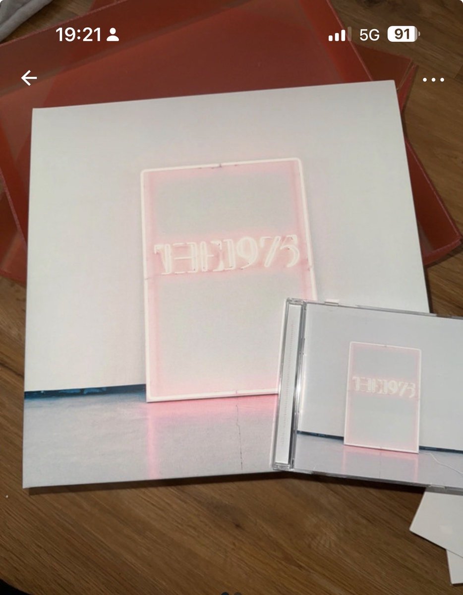 Meg 🧷⚢︎ tweet media